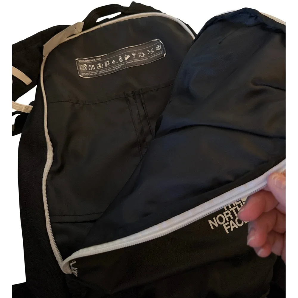 The North Face Slackpack 20 Backpack Unisex Black White Excellent Technical